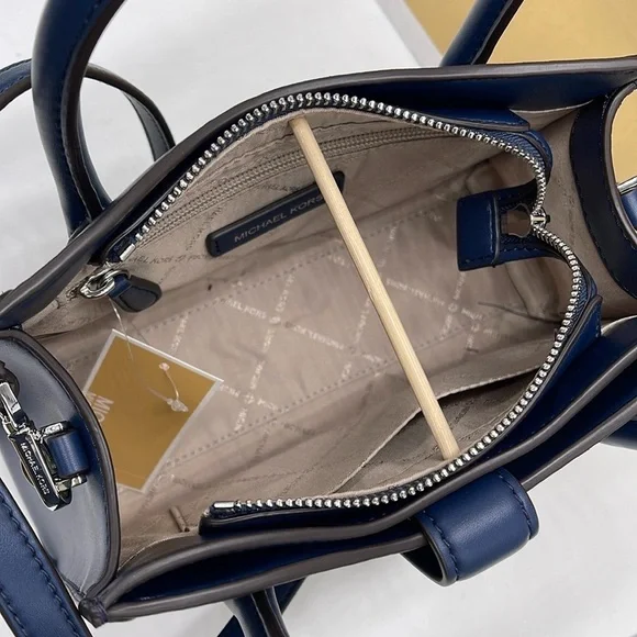 MICHAEL KORS
Gabby Small Faux Leather Satchel
COLOR NAVY
NWT - Picture 14 of 16